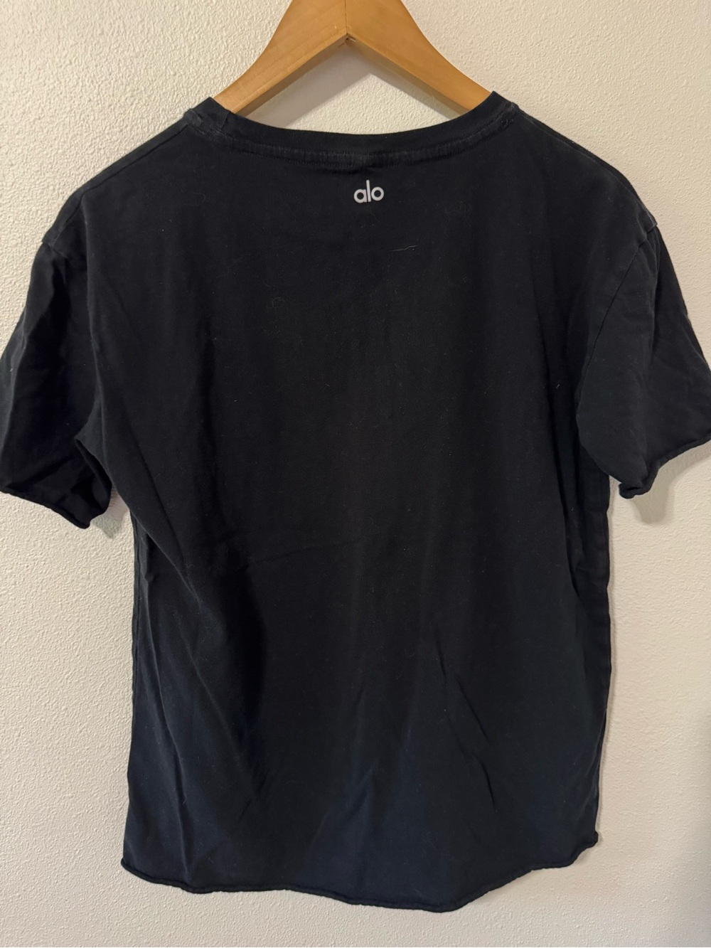 Alo Yoga Short Sleeve Crewneck Tee Black Cotton Blend Raw Rolled Cuffs Hem-M